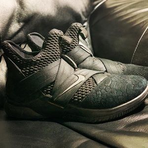 LeBron Soldier 12 size 10